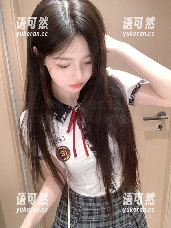 Poppa Chan为你呈现博丽灵梦：高清写真图库，爱不释手的美丽瞬间！